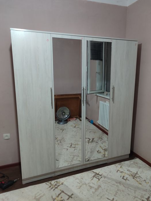 Shkaf sotiladi dastafka ustanovka bepul