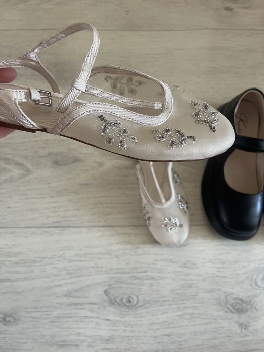 Продам  туфли черные кожаные