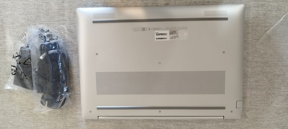 Ноутбук HP ProBook 460 G11 AD1Z7ET