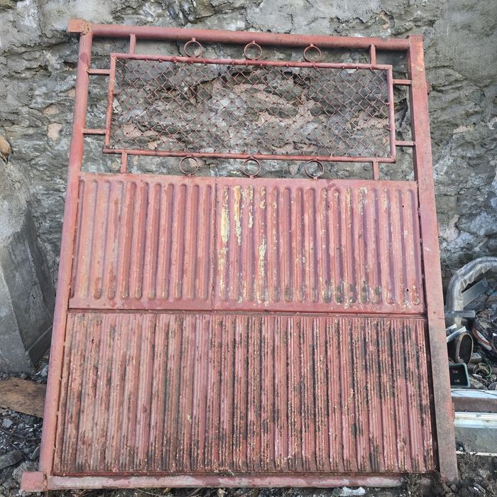 Порта за двор 3м.+2 тръби,6 панти