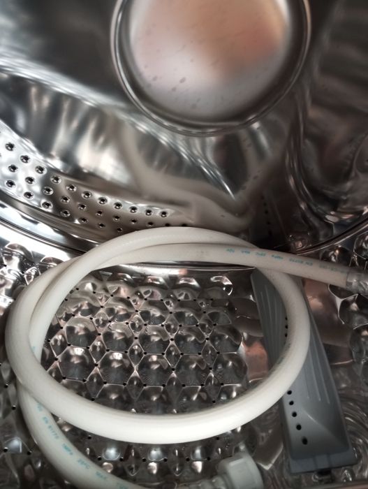 Стиральная машинка(почти новая)