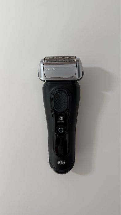 Aparat de ras electric Braun Series 8 8410s, Suport de incarcare, Trusa de voiaj, Negru