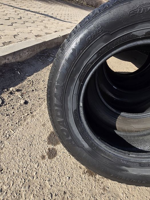Шины Б/У 4 шт.диаметр 17.