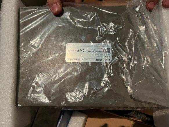 Коммутатор16-Port Gigabit