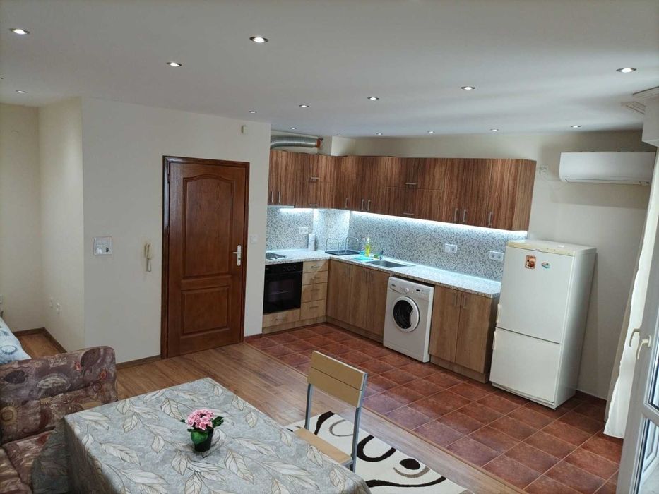 Дава се под наем Едностаен апартамент в Бургас, Възраждане - 42 кв.м за 300 € - Снимка #1