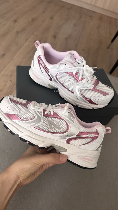 Кроссы new balance pink white