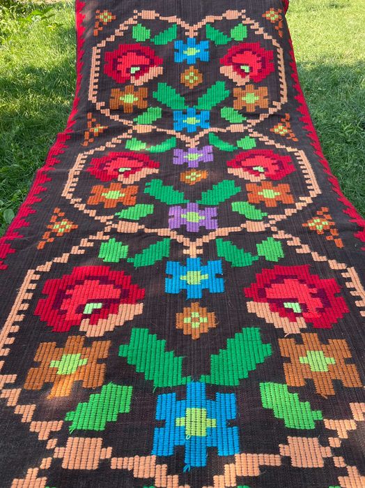 Țesături de poveste – talisman al timpului, țesut cu dor și răbdare