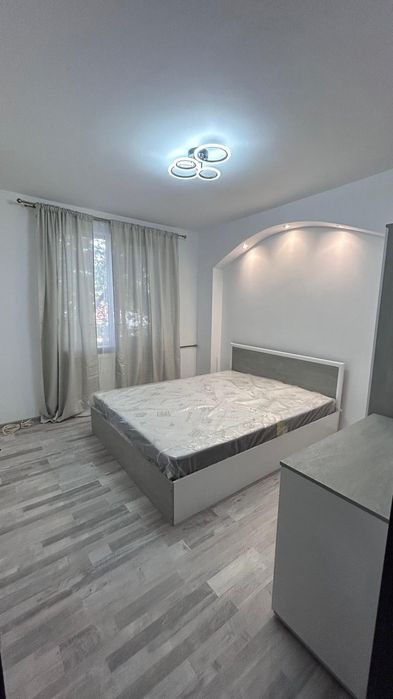 Proprietar închiriez apartament 3 camere crangasi