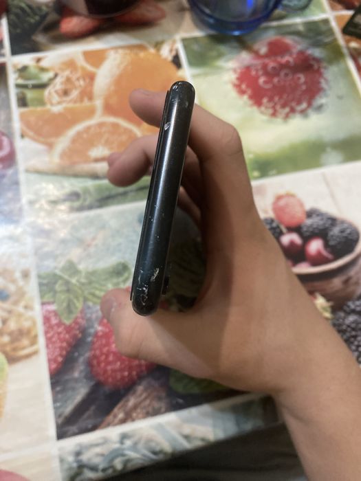 продам Айфон XR.