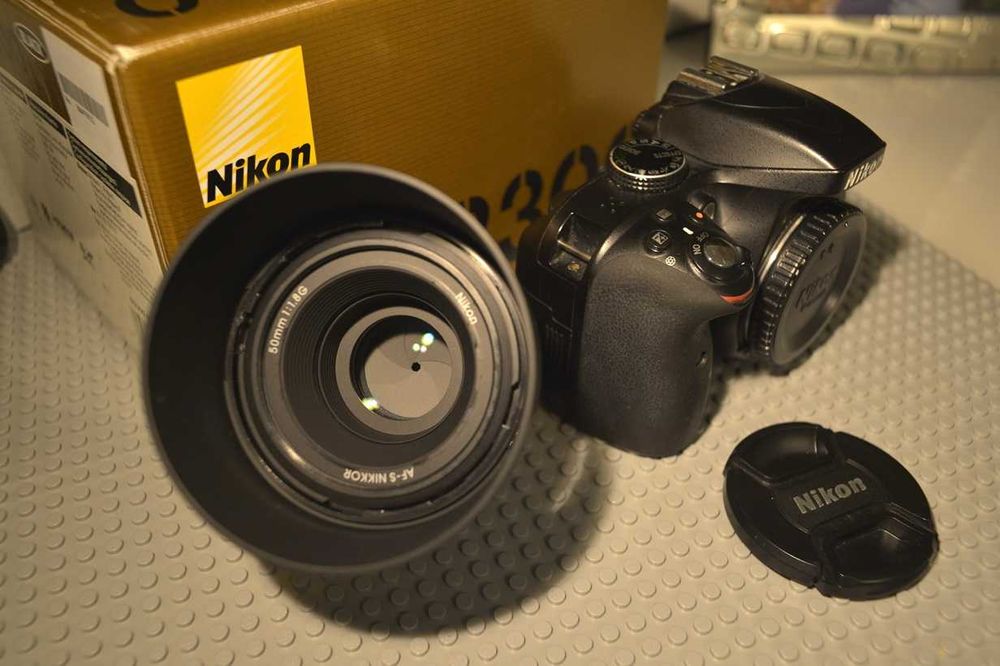 DSLR Nikon D3300 obiectiv Nikkor 50 f1.8 G Special Edition