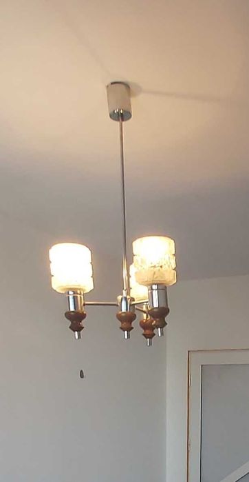 Масивен полилей с 3 осветителни тела