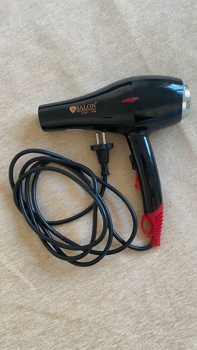 Uscător de păr Salon Professional 8877, 1900W – 50 lei