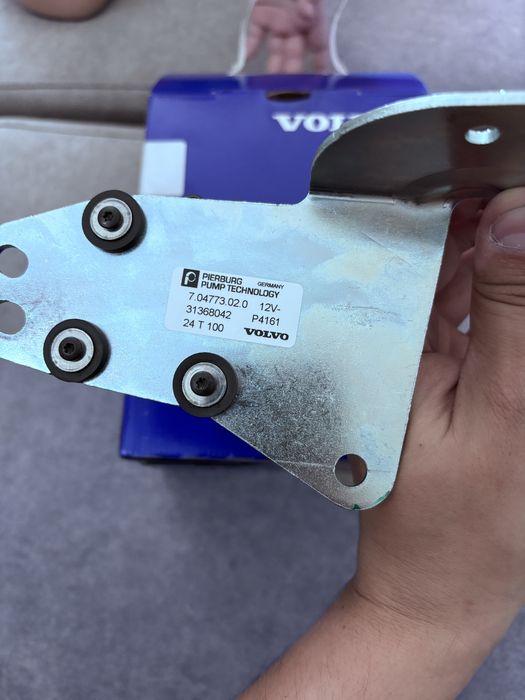Pompa de apa electrica Volvo Originala