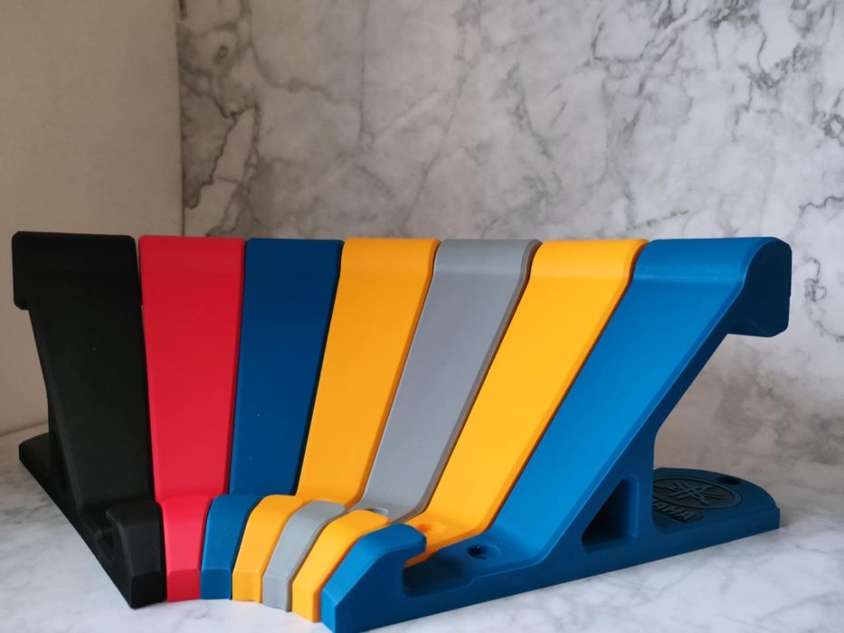 Стойка за каска със закачалка