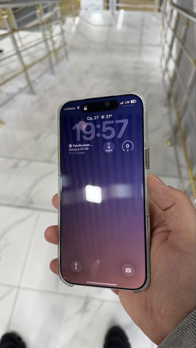 Iphone 17 pro max silver 256 E sim sotiladi srochna