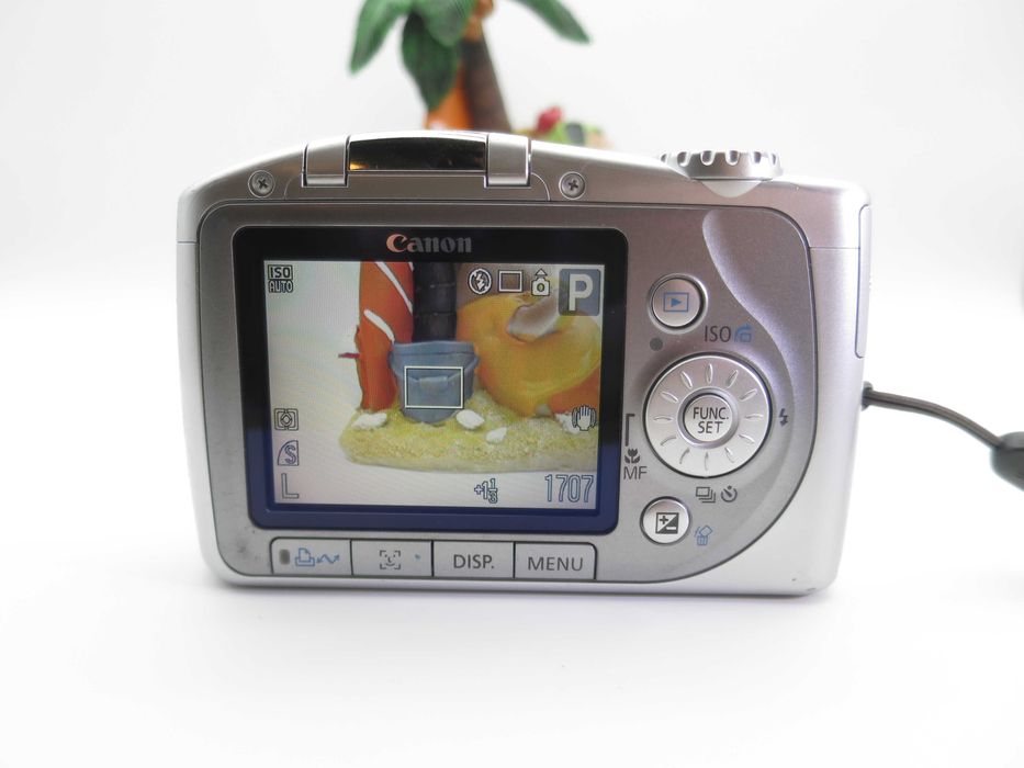 Canon PowerShot SX100 компактен цифров фотоапарат в сребърен цвят, дигитална камера в отлично състояние, 10х оптичен зум, 8MP, тестван работи супер