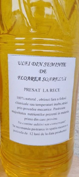 Ulei de floarea soarelui presat la rece