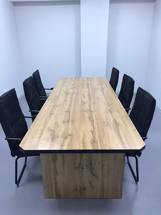 Конференц столы, столы для переговоров.