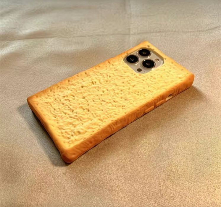 чехолы для iPhone 13