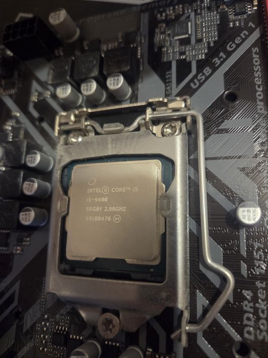 Intel Core i5-9400 + Gigabyte B365M H