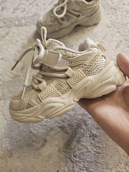 Продам красовки 2000