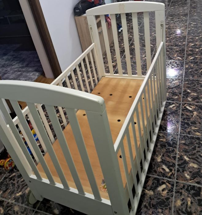 Pătuț copil de lemn