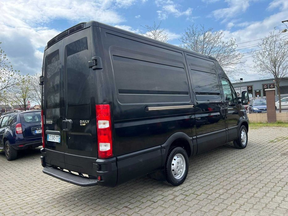 Iveco Daily an 2014 mot 2.3 tdi 127 cp euro 5. inalt +2 panouri jumate