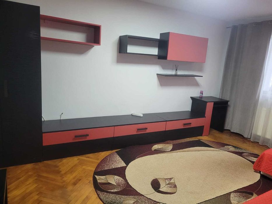 Închiriez apartament