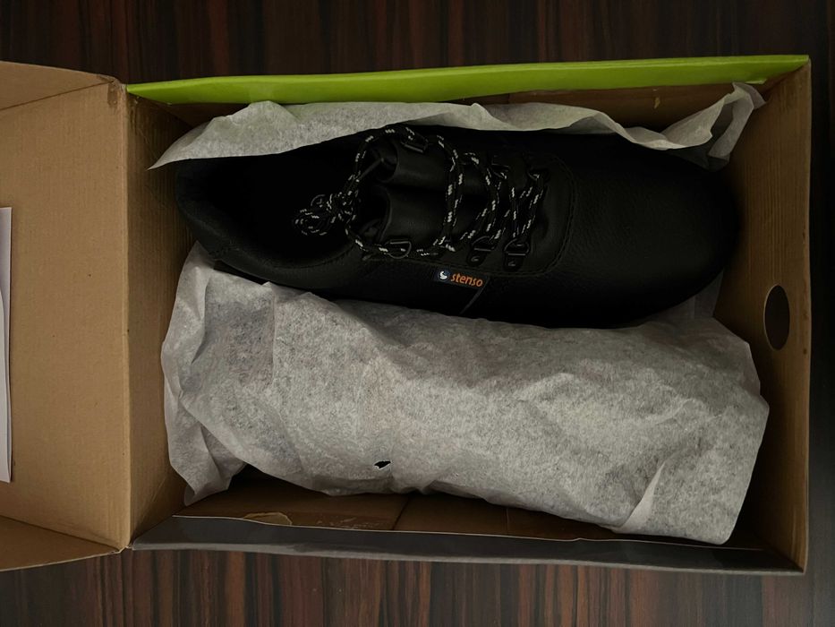 НОВИ Мъжки обувки номер 42