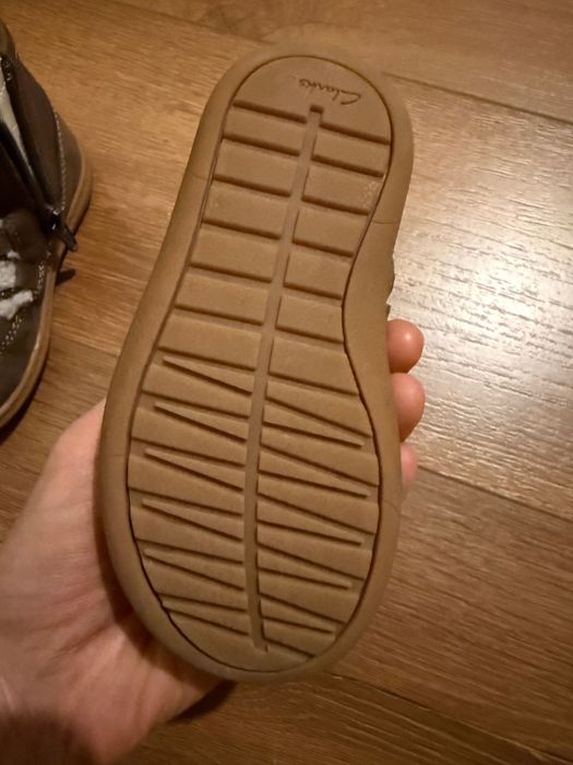 Кожено зимни обувки на Clark’s за деца