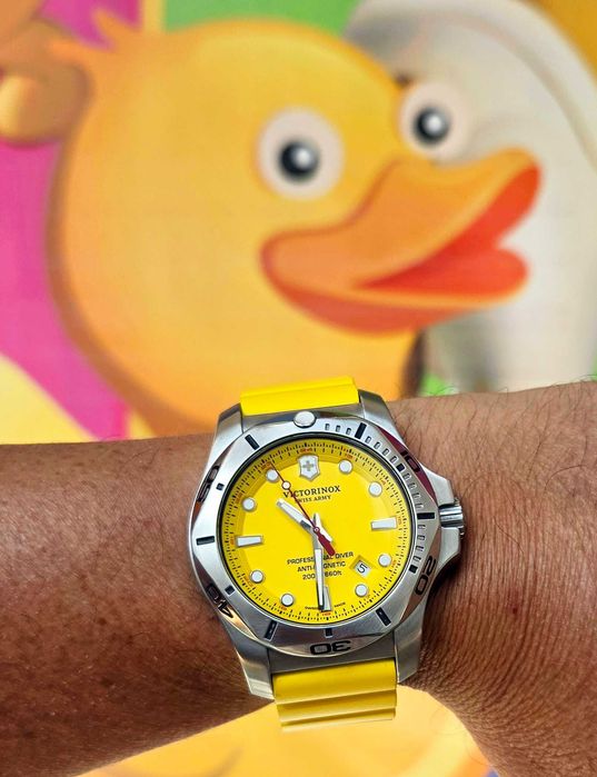 БАРТЕР Victorinox I.N.O.X Professional Diver Yellow
