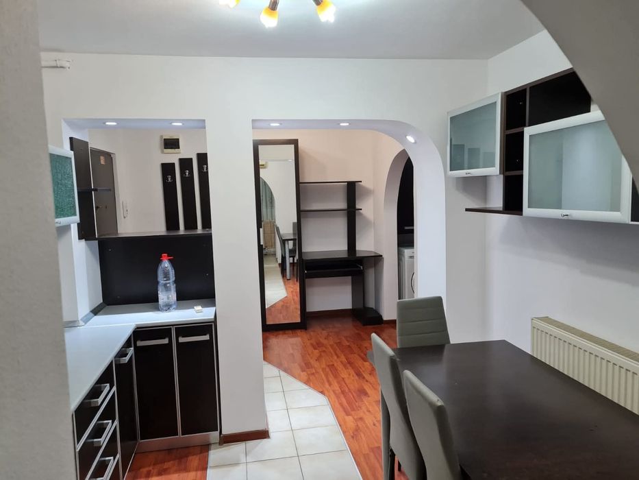 Închiriez apartament