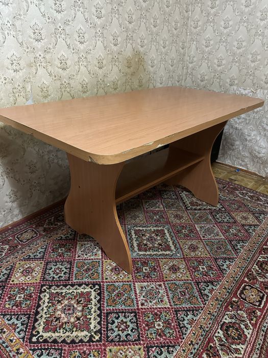 стол хороший большой