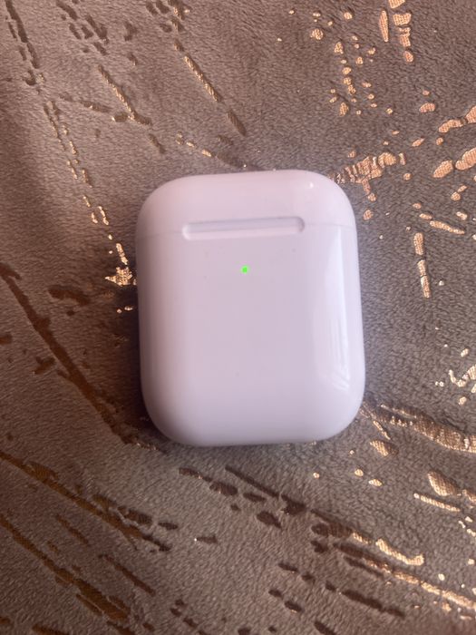Срочно продам airpods apple