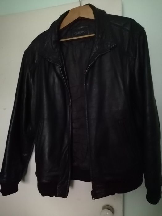 Продам кожаные куртки .