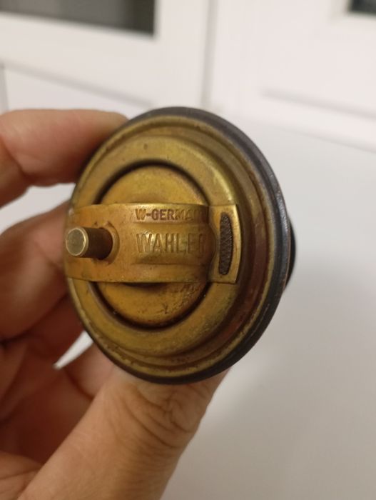 Продам термостат оригинальный