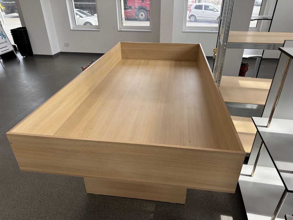 Rafturi magazin din PAL