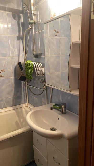 Сдам 4-х компантную квартиру