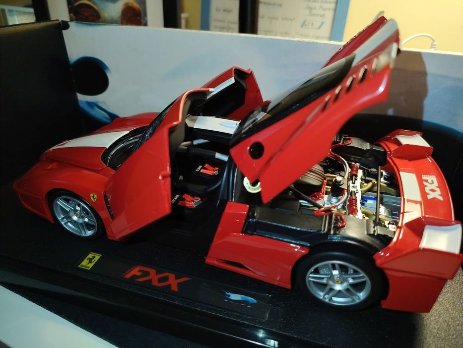Ferrari FXX 1:18  Hot Wheels Elite