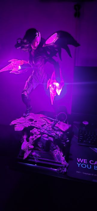 League of legends kai sa оригинална статуя. (фигура)