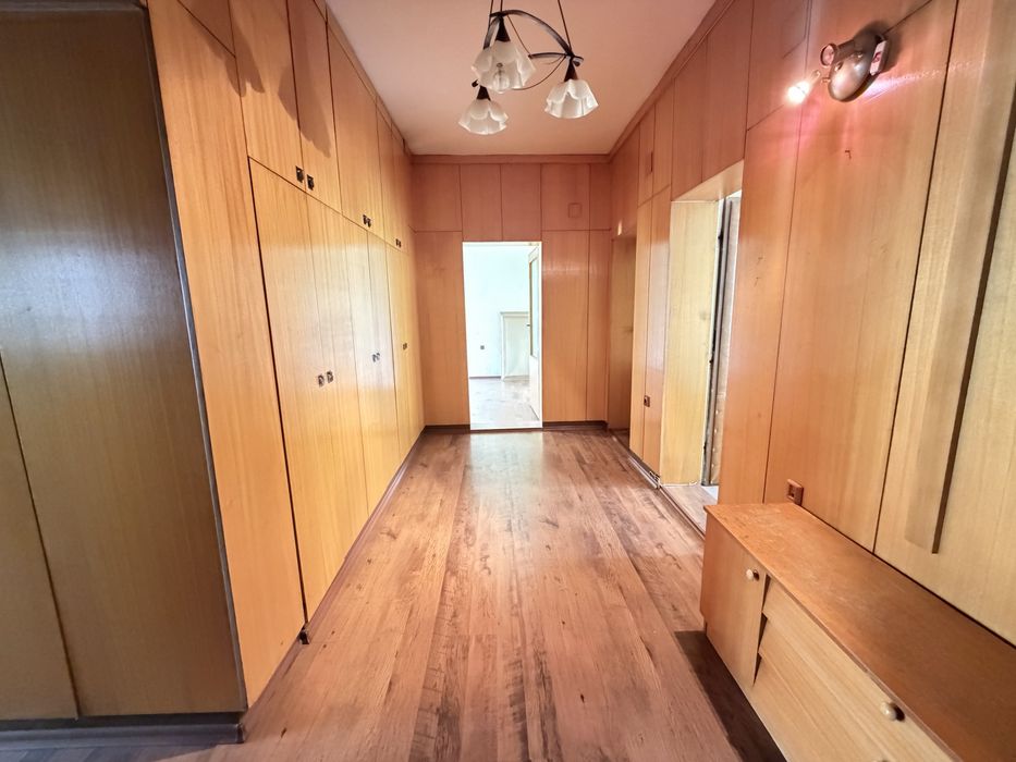 ИМОТИ Силистра продава тристаен апартамент с гараж