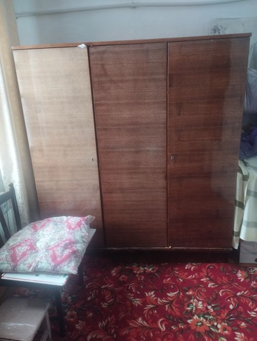 Продам советский шифоньер