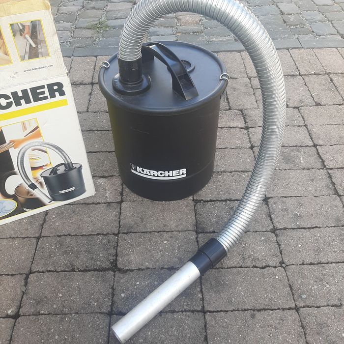 Karcher aspirator, recipient care trage funingine, frunze etc