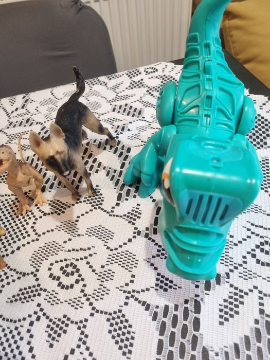 Figurine dinozauri de vanzare