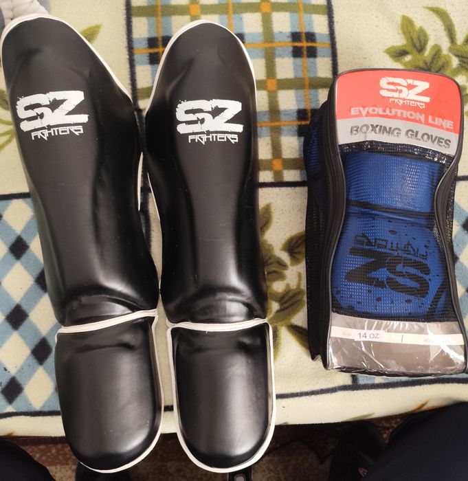 Боксови ръкавици и протектори за крака – SZ