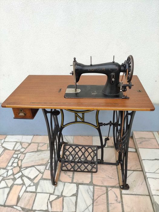 Masina  de cusut Naumann