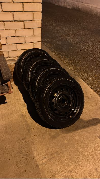 Продам резину липучка размер R15, 185/65 R15 новые без диски