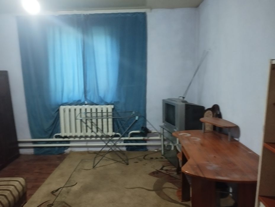 Двухкомнатная времянке,в городе.