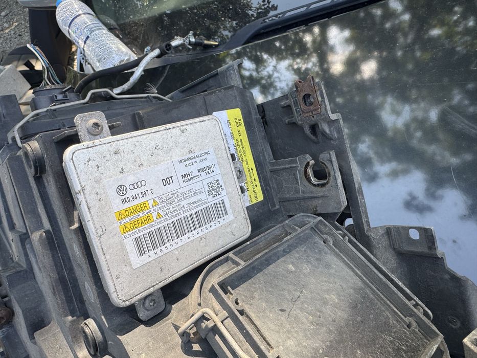 Фар Audi Q5 Bi-Xenon LED комплект