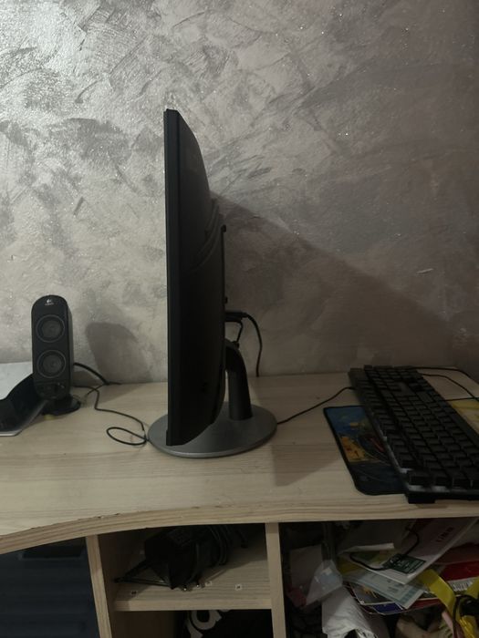 Monitor curbat garantie negasita
